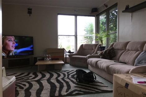 Photo of property in 90 Riverpark Crescent, Henderson, Auckland, 0610