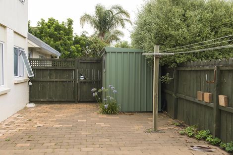 Photo of property in 21 Chippewa Place, Conifer Grove, Takanini, 2112