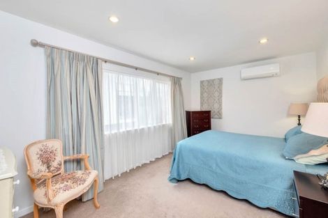 Photo of property in 47 Sohlue Place, Oteha, Auckland, 0632