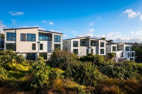 Photo of property in 1/1090 Beach Road, Torbay, Auckland, 0630