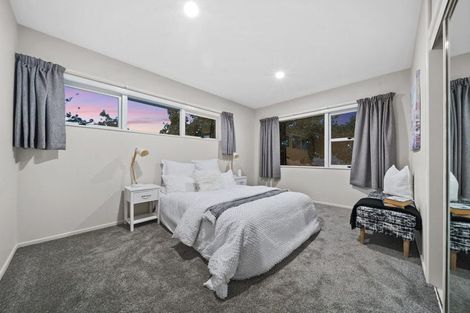 Photo of property in 6 Youngs Road, Papakura, 2110