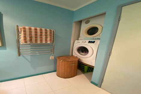 Photo of property in 7 Emily Lane, Greenhithe, Auckland, 0632