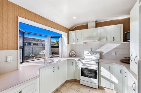 Photo of property in 2/611 Roberts Street, Hastings, 4122