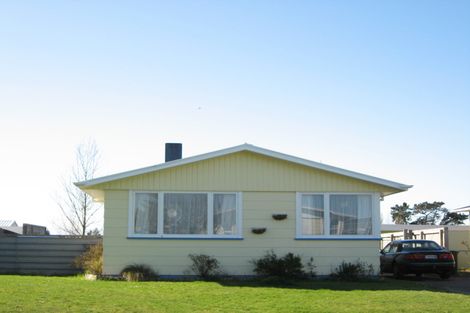 Photo of property in 19 Fergusson Street, Marton, 4710