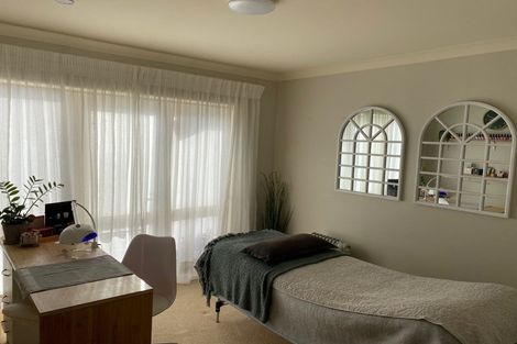 Photo of property in 72a Summerhill Drive, Fitzherbert, Palmerston North, 4410