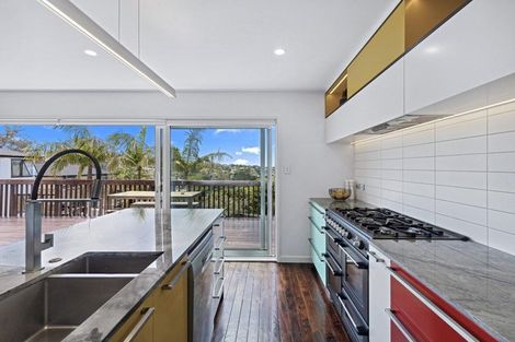 Photo of property in 61 Carlisle Road, Torbay, Auckland, 0630