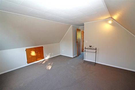 Photo of property in 5 Lombardy Place, Whalers Gate, New Plymouth, 4310