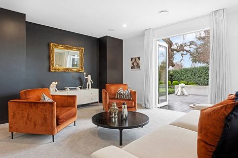 Photo of property in 2 Snowdon Road, Fendalton, Christchurch, 8052