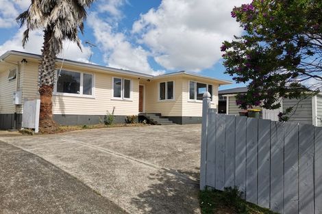 Photo of property in 62 Megan Avenue, Pakuranga Heights, Auckland, 2010