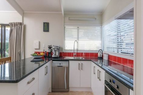Photo of property in 18a Alberta Street, Point Chevalier, Auckland, 1022