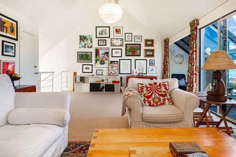 Photo of property in 25 Clermont Terrace, Kelburn, Wellington, 6012