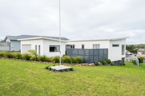 Photo of property in 15 Weka Street, Mangawhai, 0505