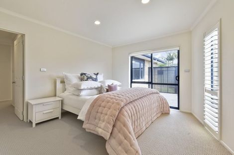 Photo of property in 80 Lothian Brae, Wattle Downs, Auckland, 2103
