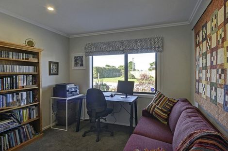 Photo of property in 5 Madison Street, Carterton, 5713