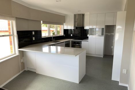 Photo of property in 77 Bradbury Road, Botany Downs, Auckland, 2010