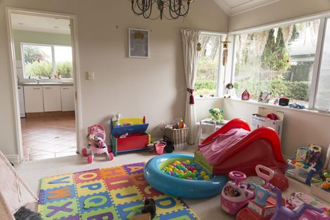 Photo of property in 21 Chippewa Place, Conifer Grove, Takanini, 2112