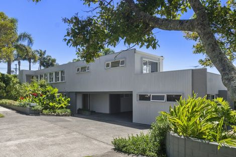 Photo of property in 41 Old Lake Road, Narrow Neck, Auckland, 0624