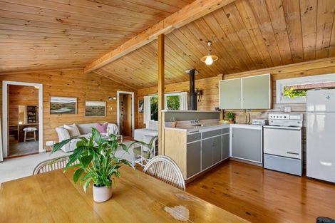 Photo of property in 30 De Luen Avenue, Tindalls Beach, Whangaparaoa, 0930