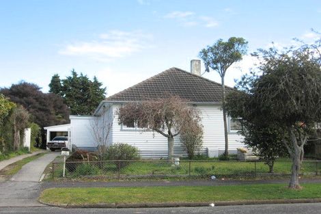 Photo of property in 17 Paul Crescent, Fairfield, Hamilton, 3214