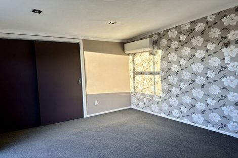 Photo of property in 2 Newcastle Street, Hokowhitu, Palmerston North, 4410