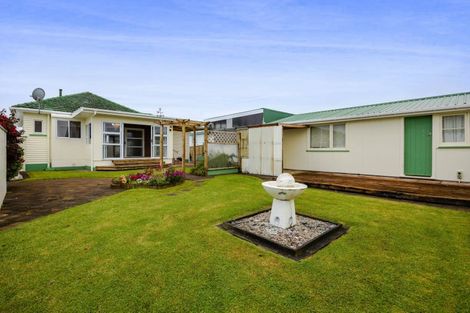 Photo of property in 81 Omata Road, Marfell, New Plymouth, 4310