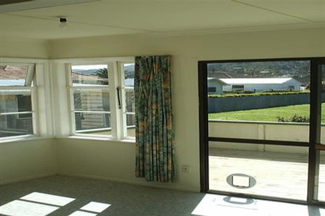 Photo of property in 33 Main Road, Wainuiomata, Lower Hutt, 5014