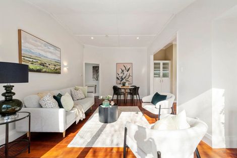 Photo of property in 24 Wha Street, Lyall Bay, Wellington, 6022