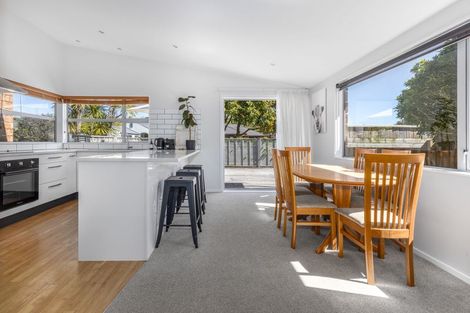 Photo of property in 102 Weggery Drive, Waikanae Beach, Waikanae, 5036