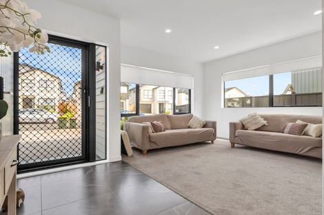 Photo of property in 9 Puruatanga Drive, Flat Bush, Auckland, 2019