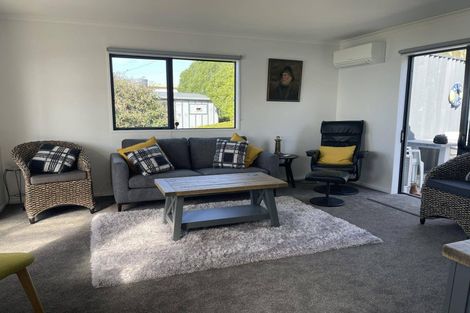 Photo of property in 19 Nasmyth Street, Kakanui, Oamaru, 9495