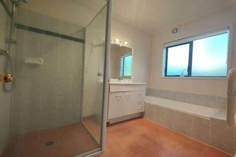 Photo of property in 203 Kilkenny Drive, East Tamaki Heights, Auckland, 2016