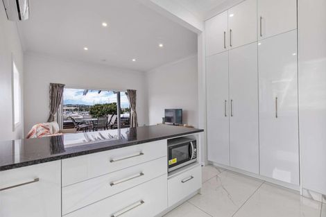 Photo of property in 498 Evans Bay Parade, Hataitai, Wellington, 6021