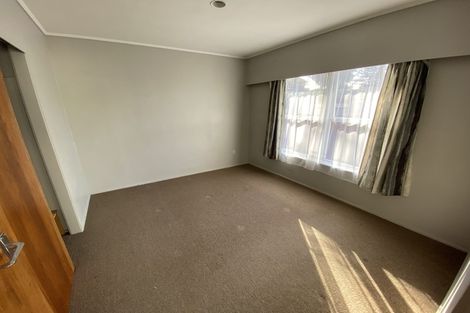 Photo of property in 18 Diana Drive, Glenfield, Auckland, 0627