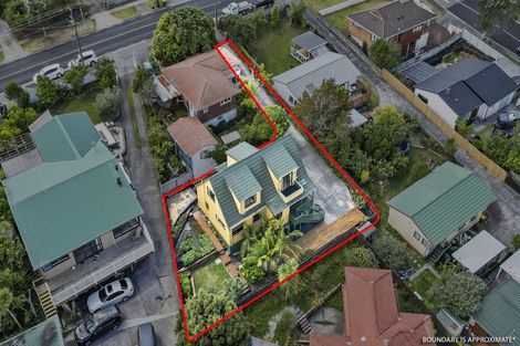 Photo of property in 1/254 Sturges Road, Henderson, Auckland, 0612