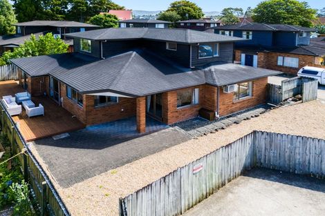 Photo of property in 10b Lincoln Road, Henderson, Auckland, 0610