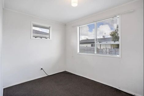 Photo of property in 34 Moncrieff Avenue, Clendon Park, Auckland, 2103