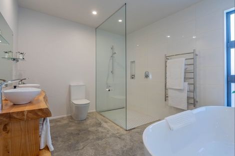 Photo of property in 12a Mahana Road, Paraparaumu Beach, Paraparaumu, 5032