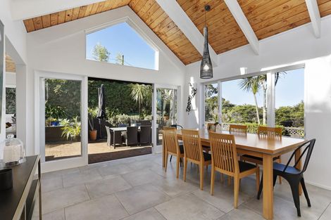 Photo of property in 106 Wood Bay Road, Titirangi, Auckland, 0604