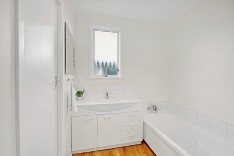 Photo of property in 9 Elm Grove, Westown, New Plymouth, 4310