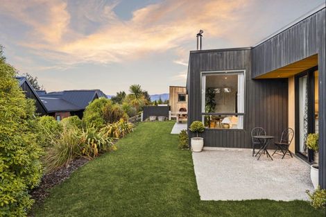 Photo of property in 26 Stackbrae Avenue, Wanaka, 9305