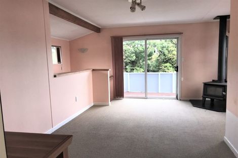 Photo of property in 37 Awanui Street, Merrilands, New Plymouth, 4312