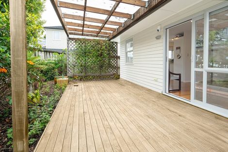 Photo of property in 27 Normanton Street, Glenfield, Auckland, 0629