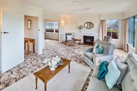Photo of property in 10 Walker Avenue, Paremata, Porirua, 5026