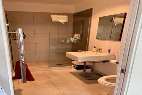 Photo of property in 17 Pakuranga Road, Pakuranga, Auckland, 2010