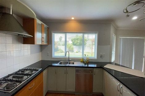 Photo of property in 18 Corrofin Drive, East Tamaki, Auckland, 2013