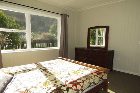 Photo of property in 58 Trennery Street, Blacks Point, Reefton, 7830