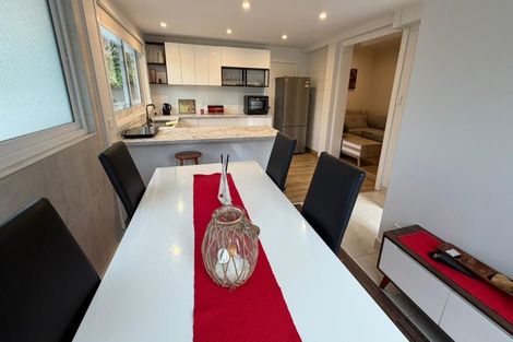 Photo of property in 20 Pohutukawa Avenue, Red Beach, 0932