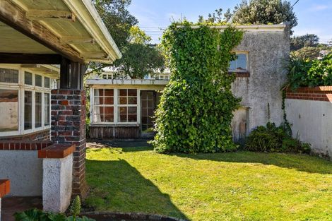 Photo of property in 2 Mersey Street, Island Bay, Wellington, 6023