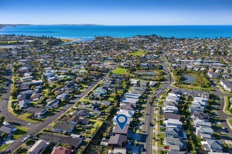 Photo of property in 28b Kukuwai Avenue, Red Beach, 0932