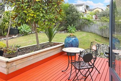 Photo of property in 70 San Valentino Drive, Henderson, Auckland, 0612